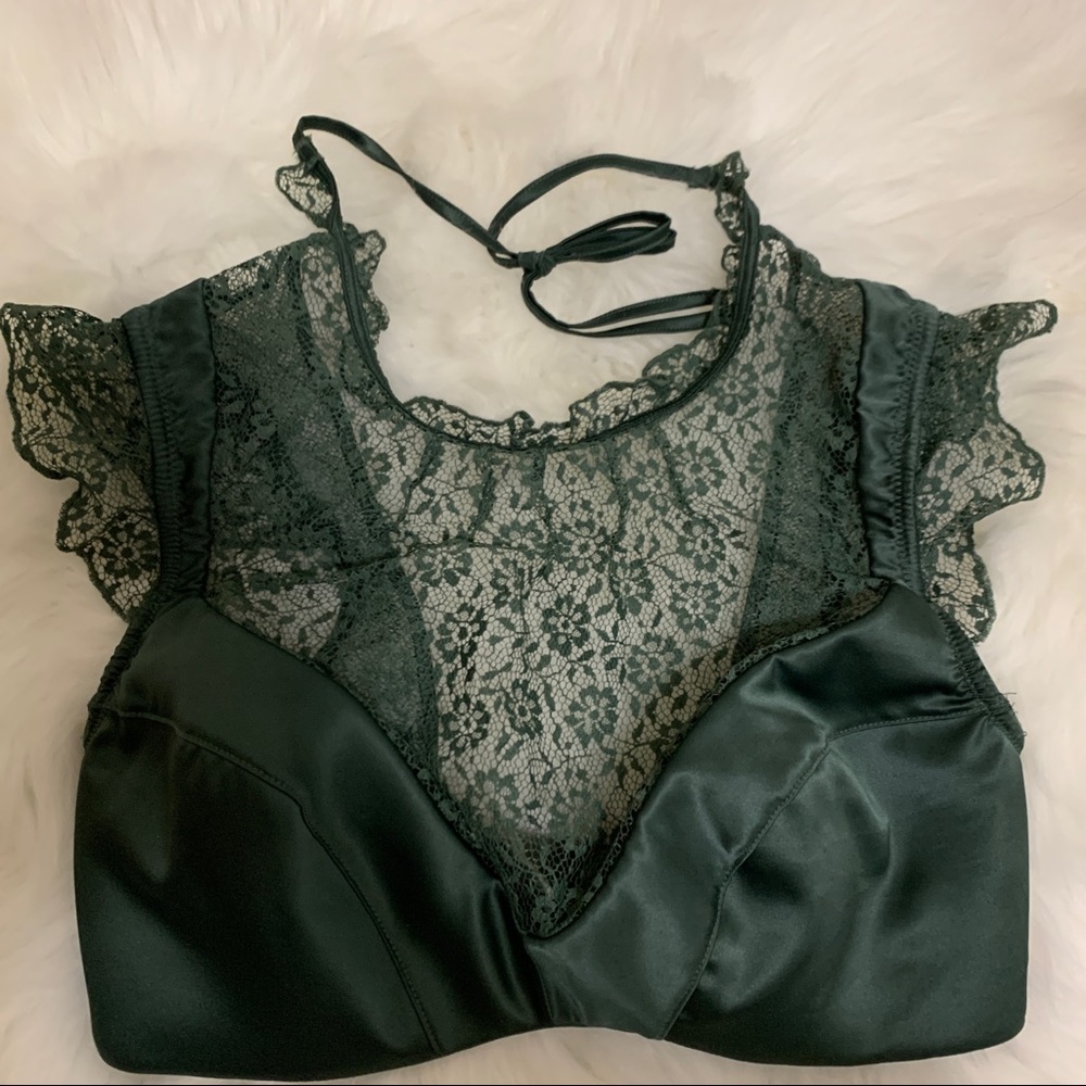 Victoria Secret’s Dream Angels Lined Plunge Plongeant Double